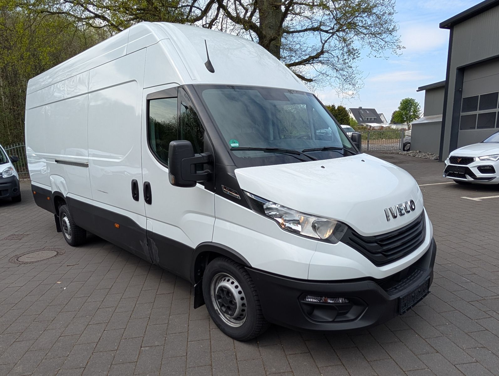 Fahrzeugabbildung Iveco 35S18V 4100L Daily 3.0L HI-Matic Holzboden Kamer