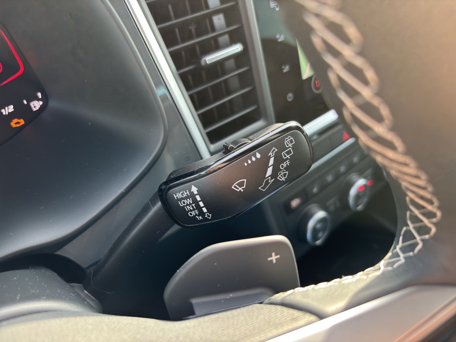 Fahrzeugabbildung SEAT Ateca Road Edition 1,5 TSI DSG GJR Kessy