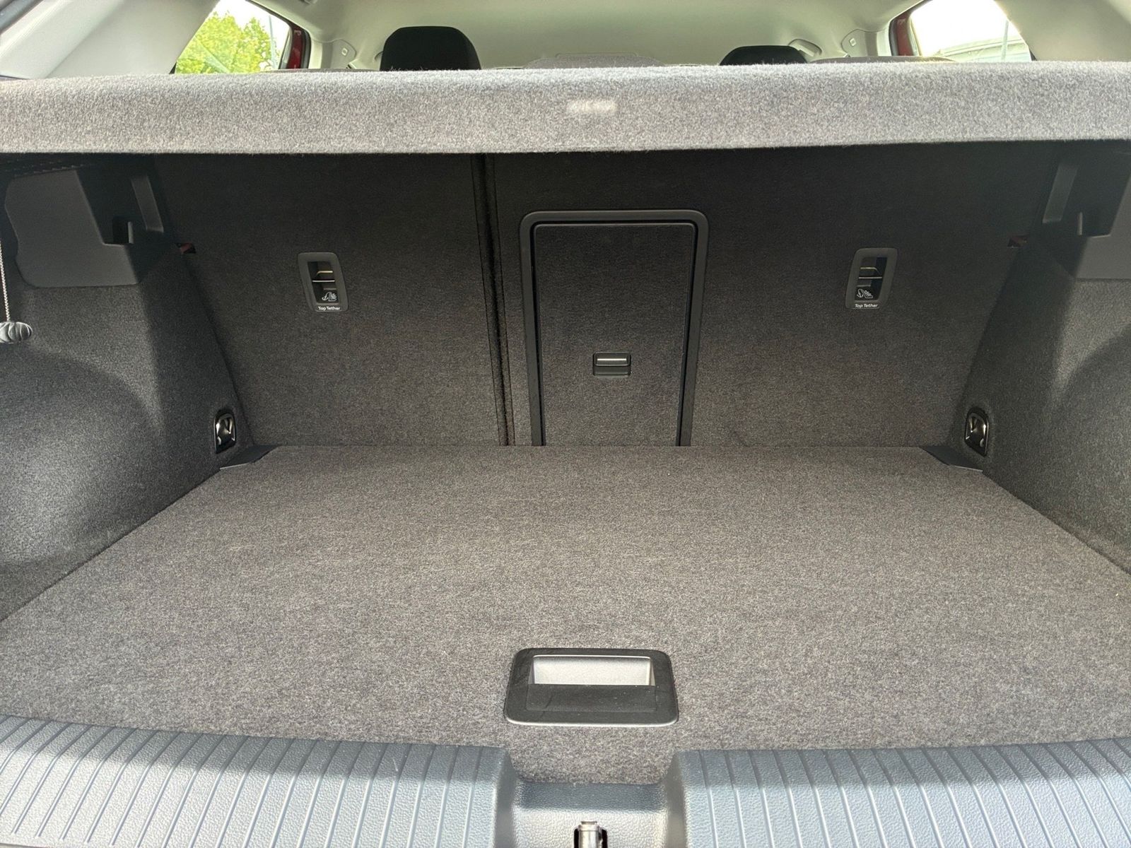 Fahrzeugabbildung Volkswagen T-Roc 1.5 TSI Life LED,Navi,PDC,SHZ,Klimaaut.,LM
