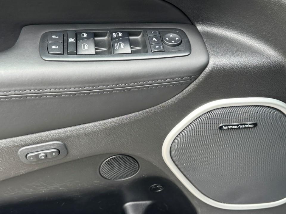 JEEP GRAND CHEROKEE 3.0 CRD SUMMIT PANORAMIQUE 8 FACH | 250 ch | 4X4 | BVA | HAYON ÉLECTRIQUE | RÉGLAGE ÉLECTRIQUE DES SIÈGES AVEC FONCTION MÉMOIRE