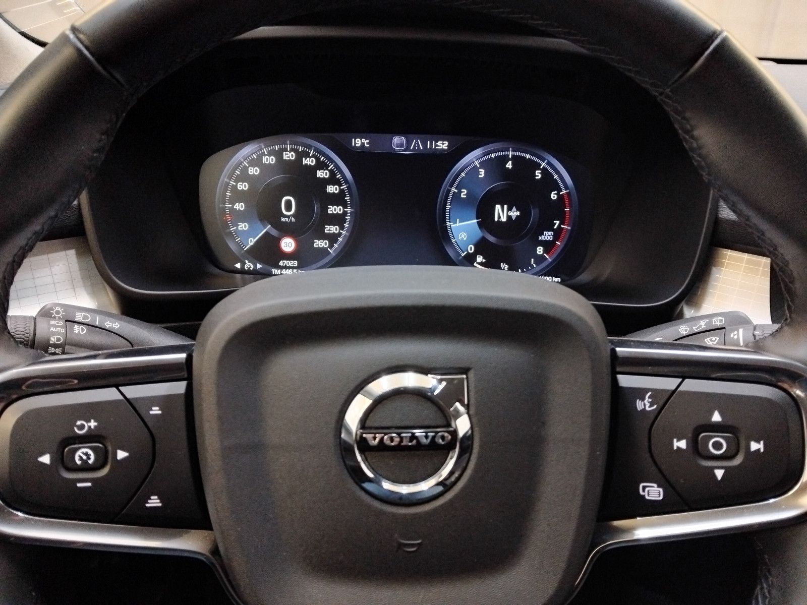 Volvo XC 40 (10/2021, Benzin)