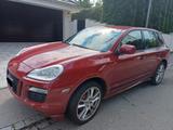 Porsche Cayenne GTS - Porsche Cayenne: Rot