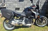 BMW F900R tiefer+ Koffer + Ladegerät + Sturzpads + 