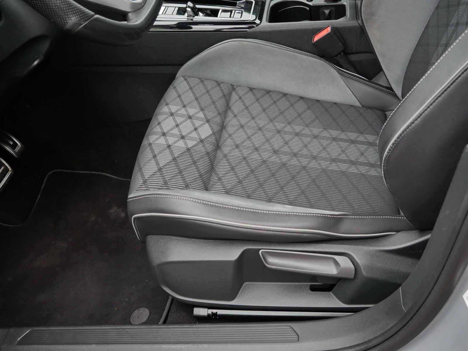 Volkswagen Golf Variant R-Line BlackStyle*Matrix*Pano*ACC*, миниатюра 21