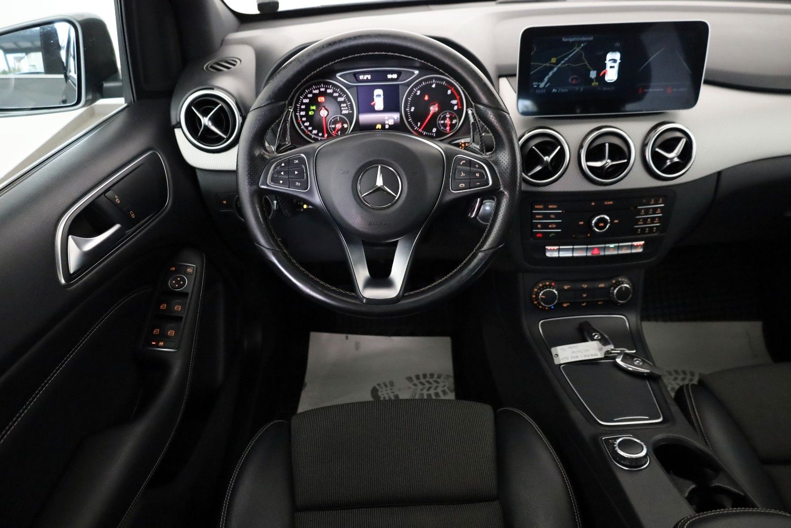 Fahrzeugabbildung Mercedes-Benz B 220 d 4MATIC DCT, T.Leder,Navi,SH,Panorama +WR