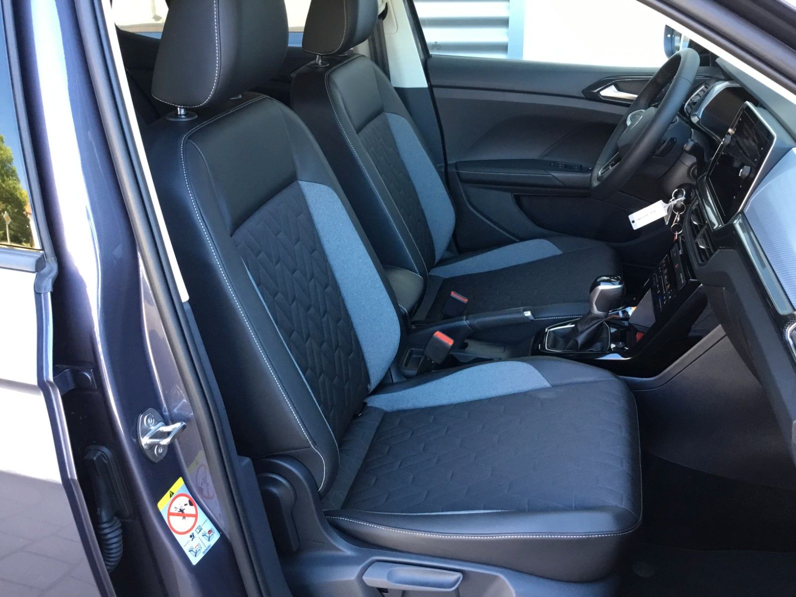 Fahrzeugabbildung Volkswagen T-Cross 1.0 TSI DSG GOAL+AHK+ACC+AppConnect+LED