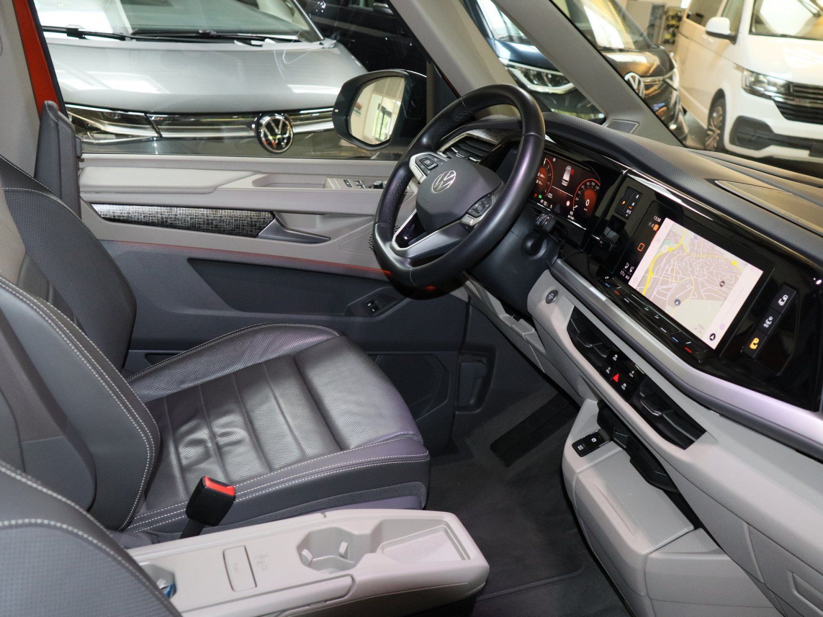 Volkswagen T7 Multivan nza Energetic eHybrid lang Vis-a-Vis imagem 3