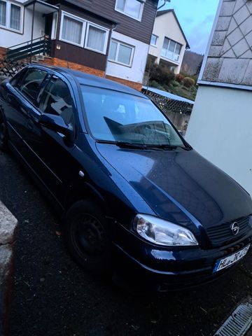 Opel Astra 1.6 -