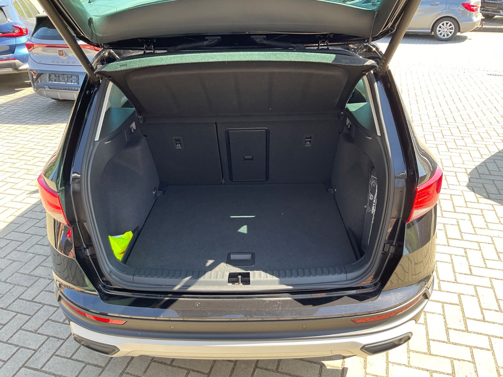 Fahrzeugabbildung SEAT Ateca 1.5 TSI Xperience DSG,Kamera,Navi,LED