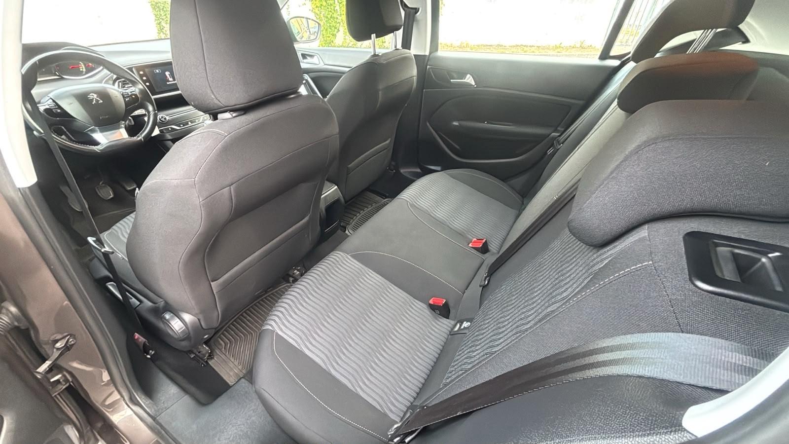 Peugeot 308 Active *1.2 Benzin* *Gut gepflegt*