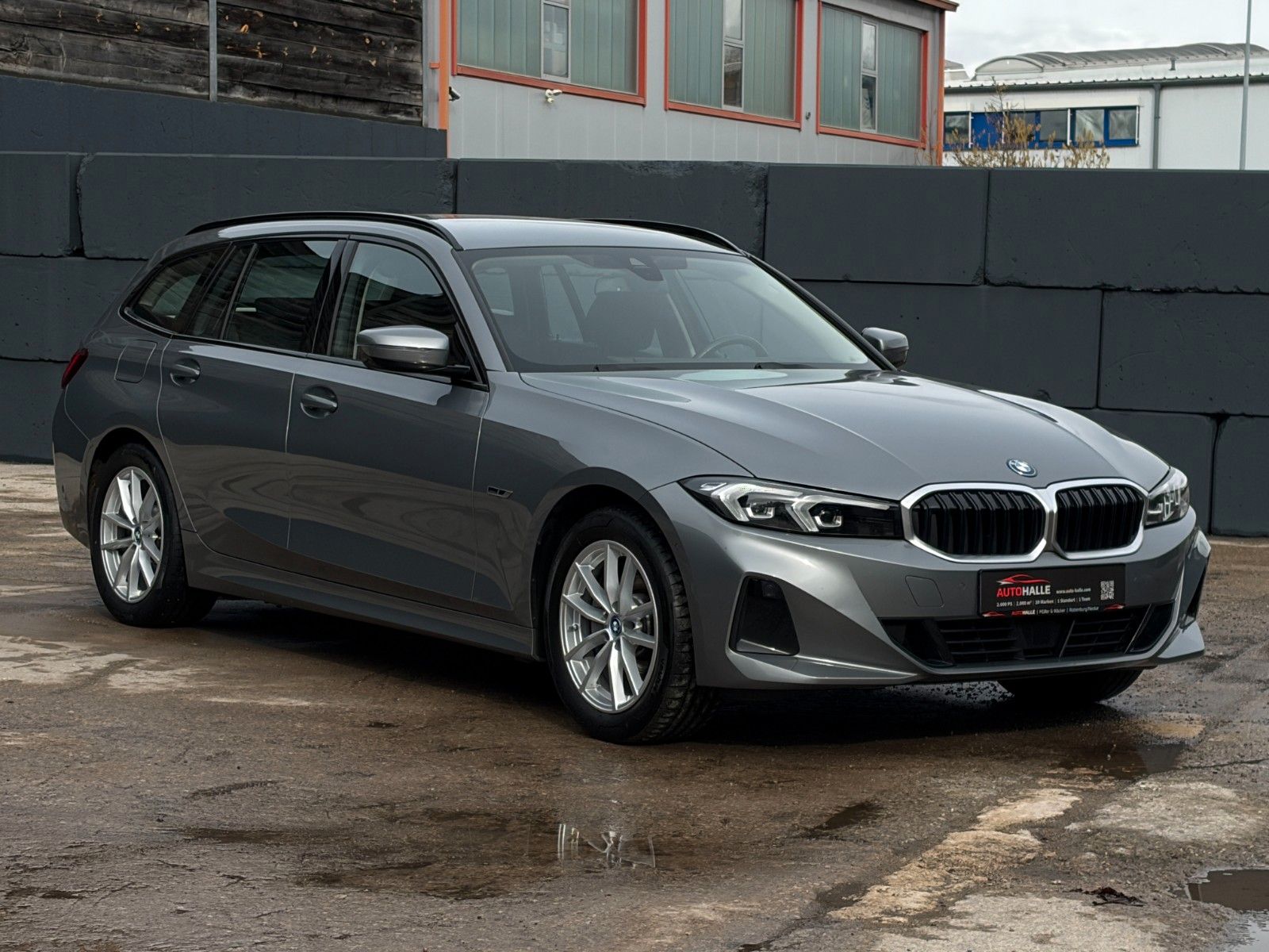 Fahrzeugabbildung BMW 330e Touring ACC HuD HiFi CAM 3Z-Klima CarPlay