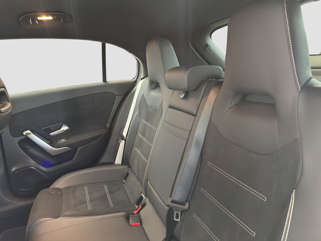 Fahrzeugabbildung Mercedes-Benz A 200 Kompaktlimousine AMG*NIGHT*SpH*AHK*LED*PDC