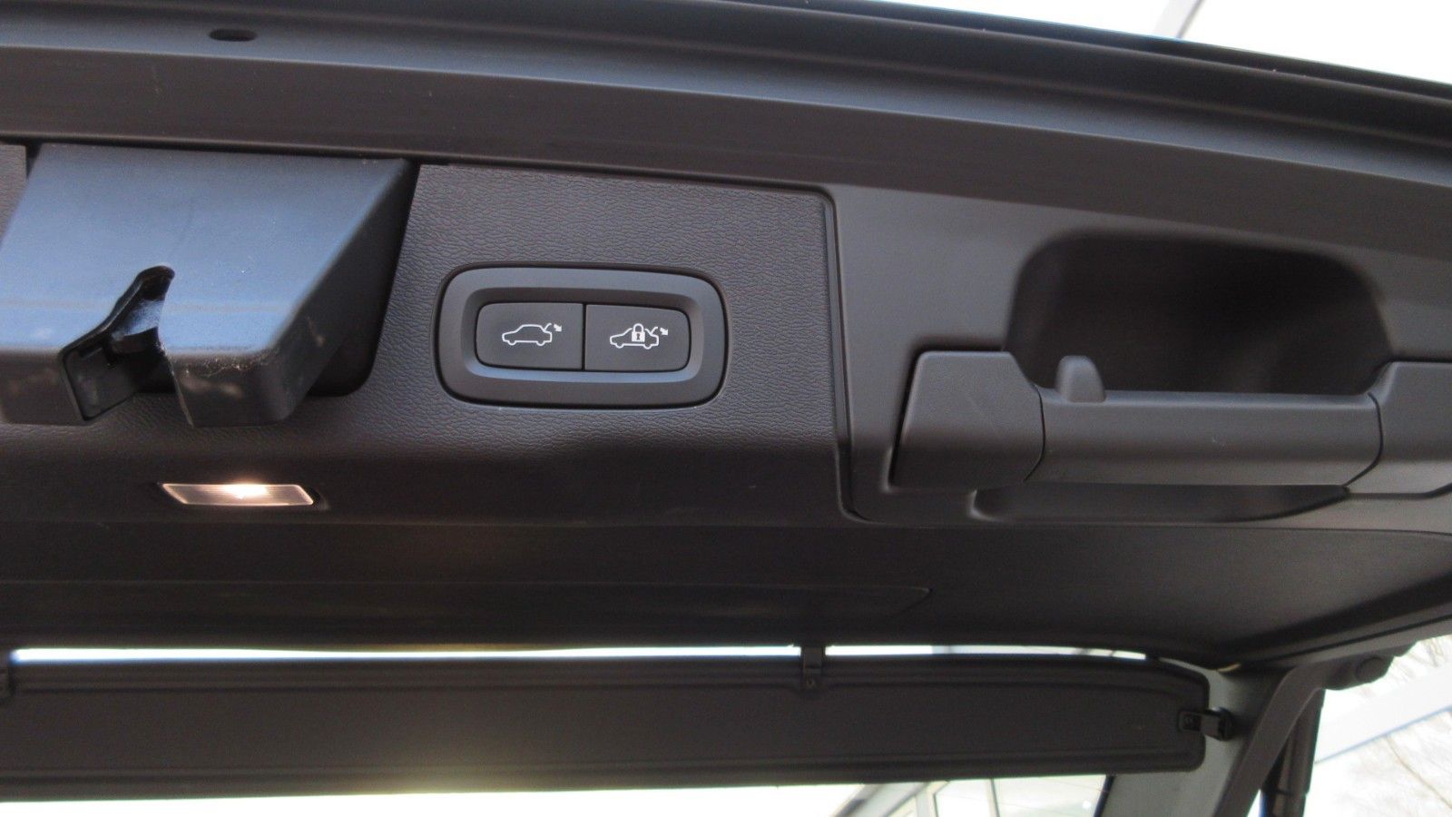 Fahrzeugabbildung Volvo XC 60 B4 Plus Bright 2WD