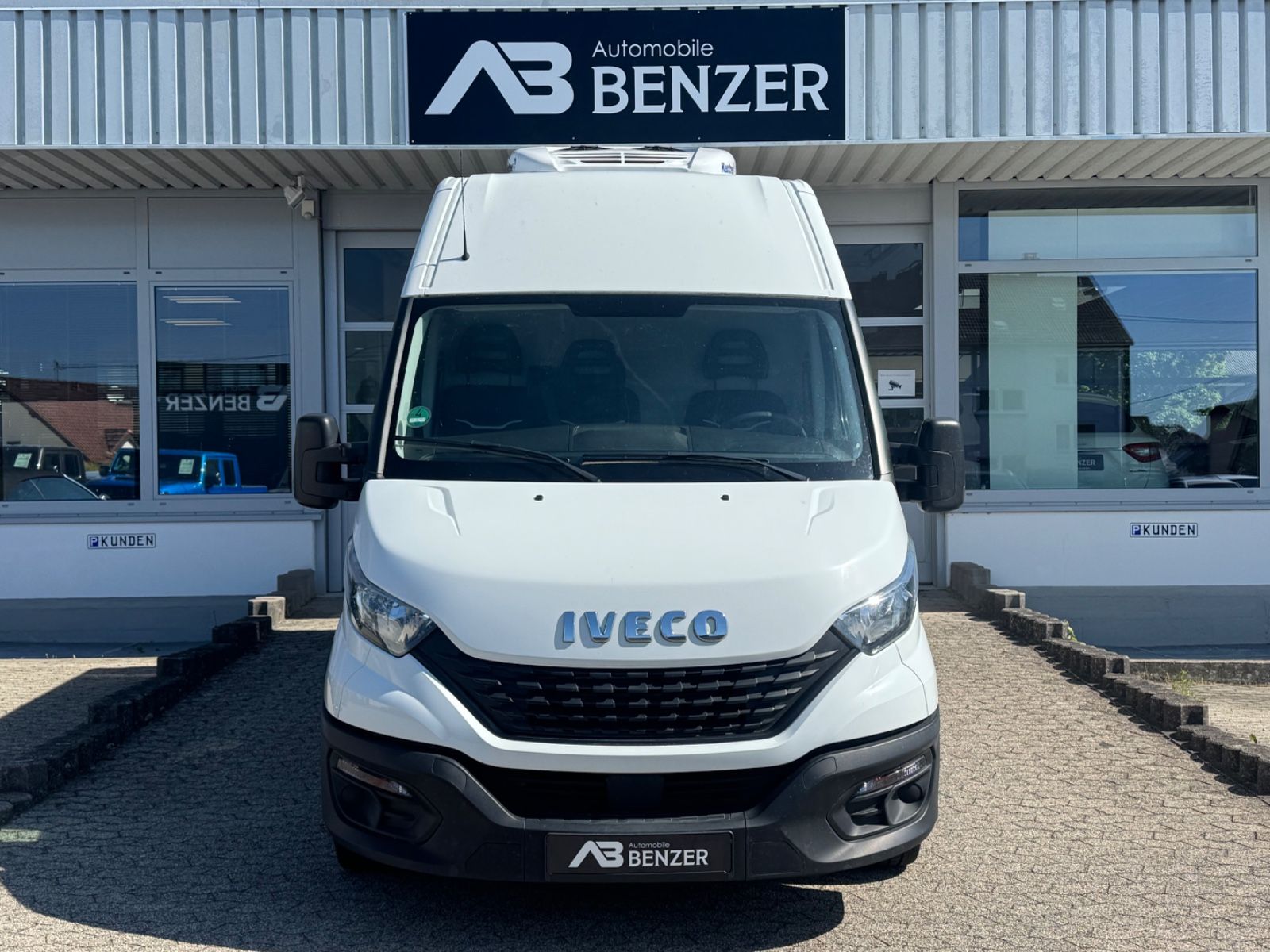 Fahrzeugabbildung Iveco Daily Kasten HKa 35 S ... V Radstand 3520 L/3-SI