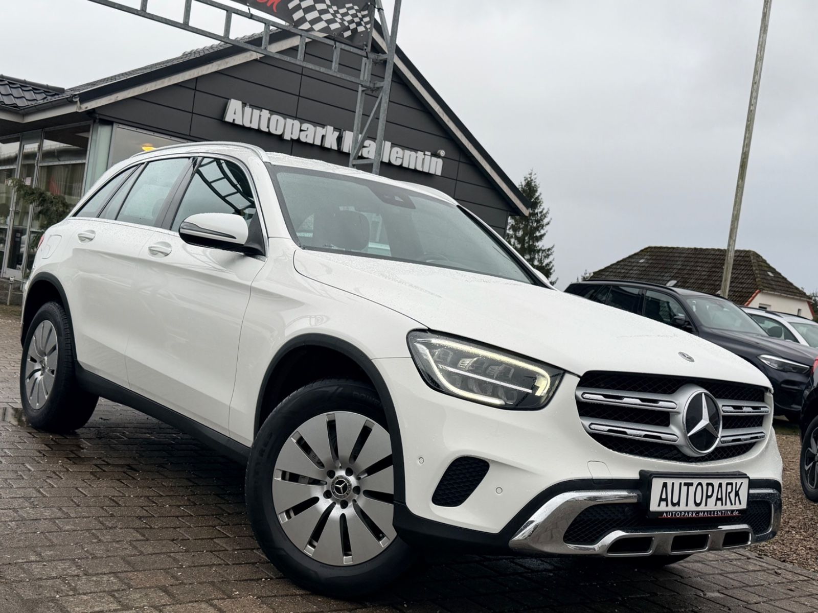 MERCEDES-BENZ GLC 300 e 4Matic Business,*1.HAND*Off-ROAD*
