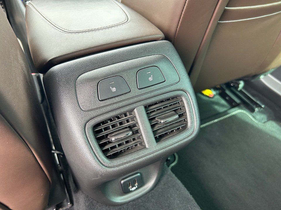 Fahrzeugabbildung Opel INSIGNIA 2.0T 4x4 INNOVATION OPC AHK HÄNDLERAUTO