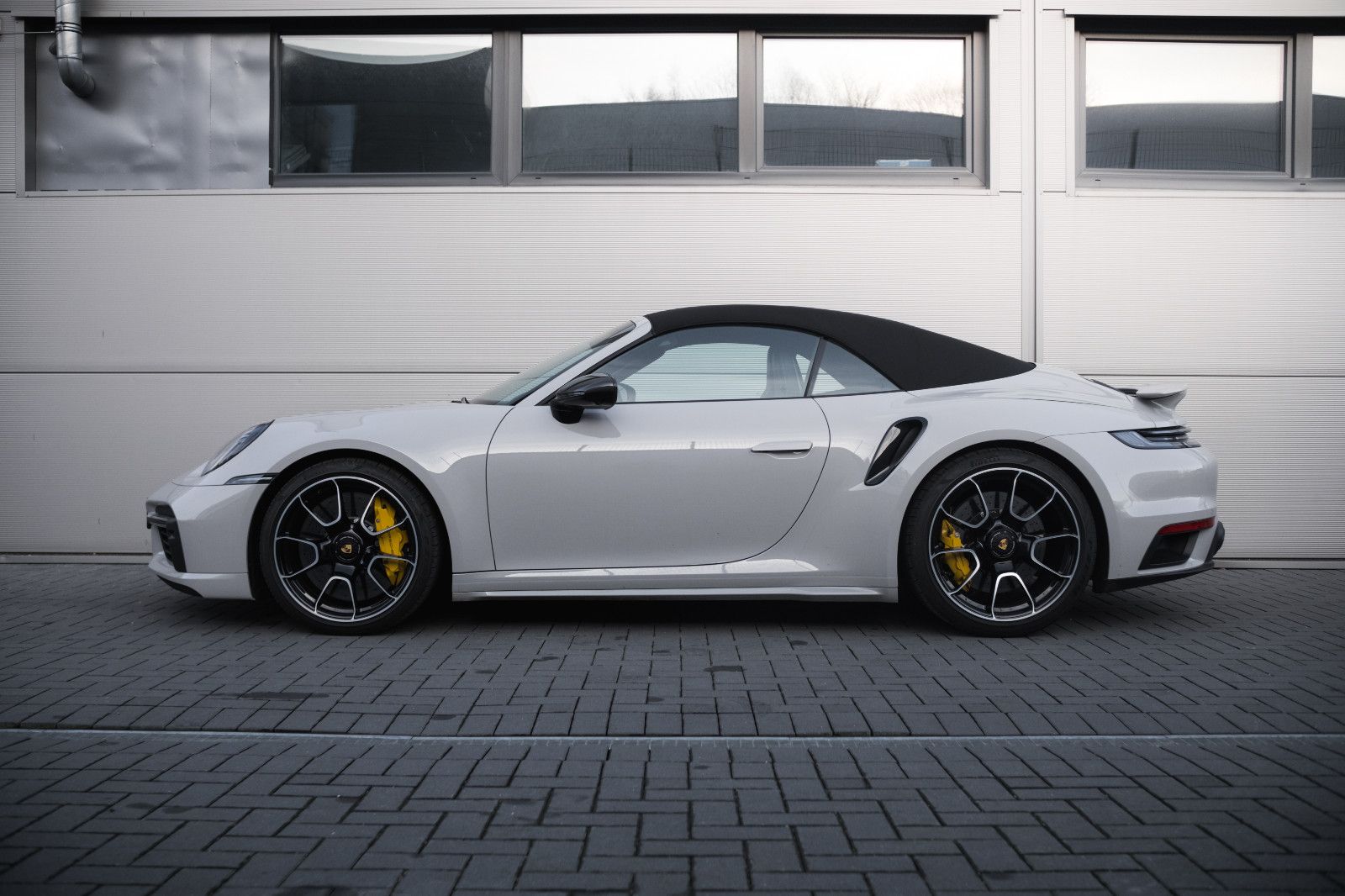 Fahrzeugabbildung Porsche 992/911 Turbo S Cabrio, Lift, Burm., Inno, LED