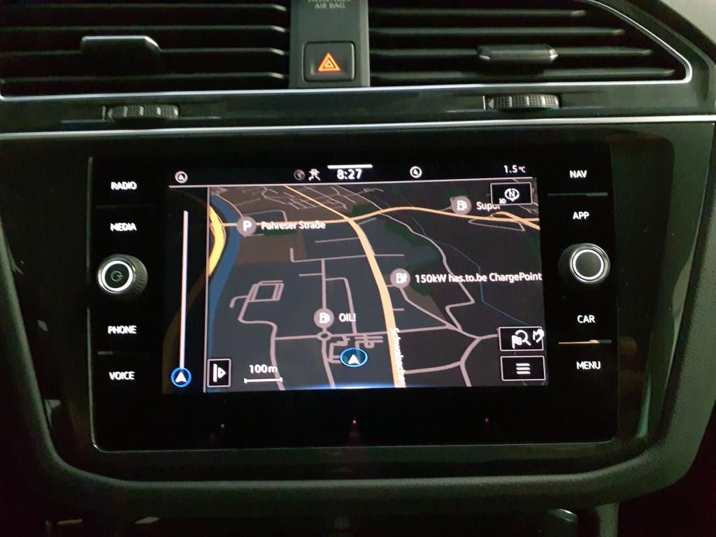 Fahrzeugabbildung Volkswagen Tiguan TSI R-Line DSG Standhzg. LED AHK Navi AID
