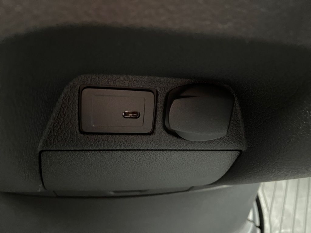 Fahrzeugabbildung Mercedes-Benz Sprinter 319 Kasten SELECT L4H2 4x4 LED AHK DIST