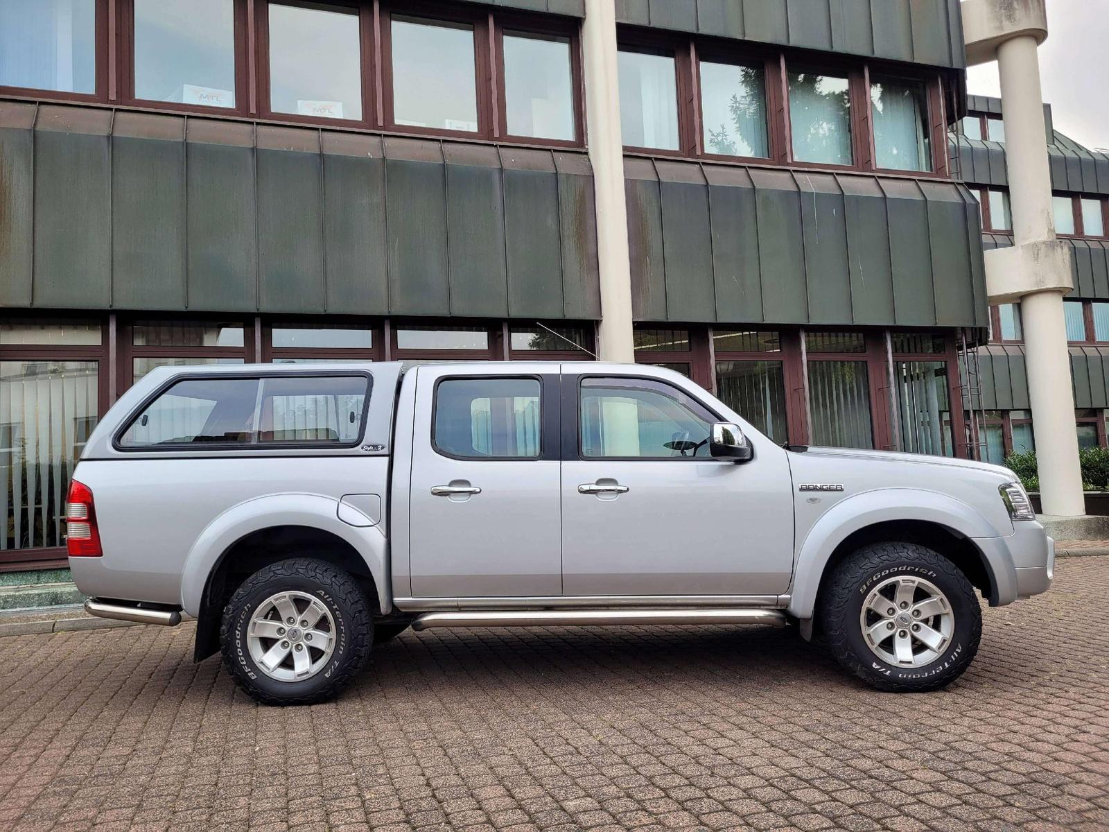 FORD RANGER - XLT - 143 CV - 4X4 - BVM - ATTELAGE FIXE