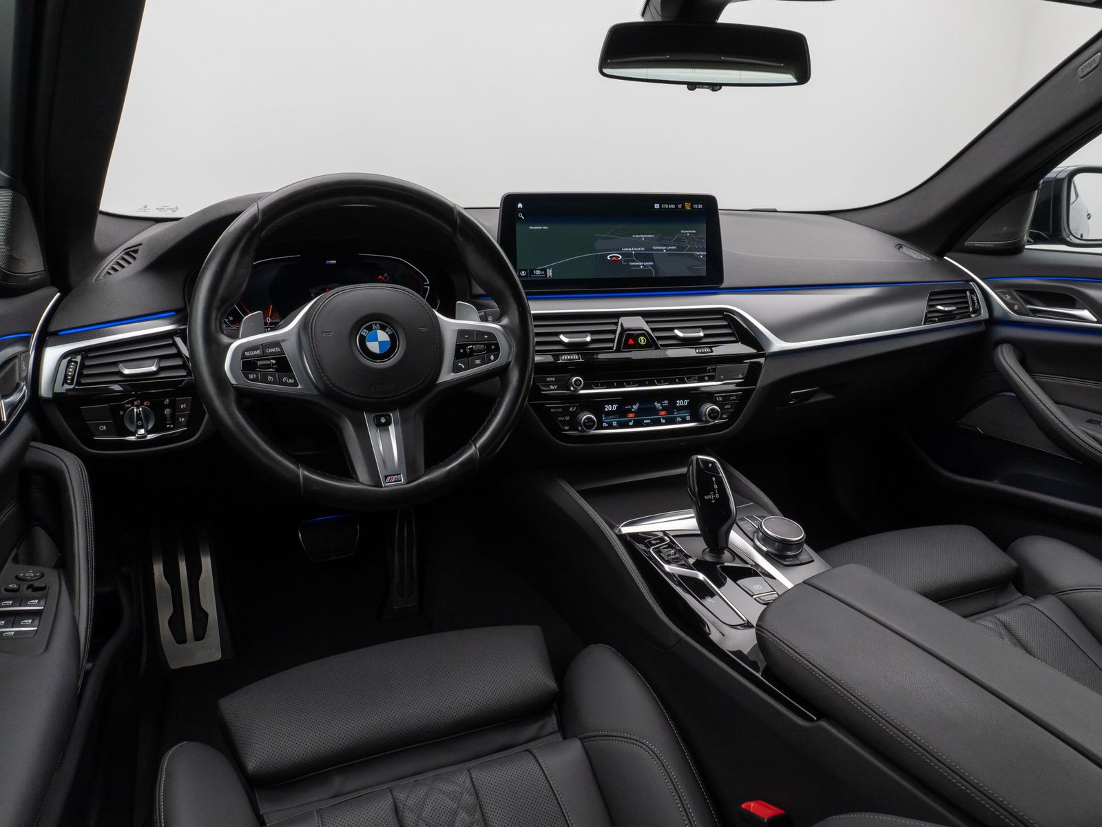 Fahrzeugabbildung BMW 530d  xD M Sport Kamera Laser HUD DAB H/K 20Zoll