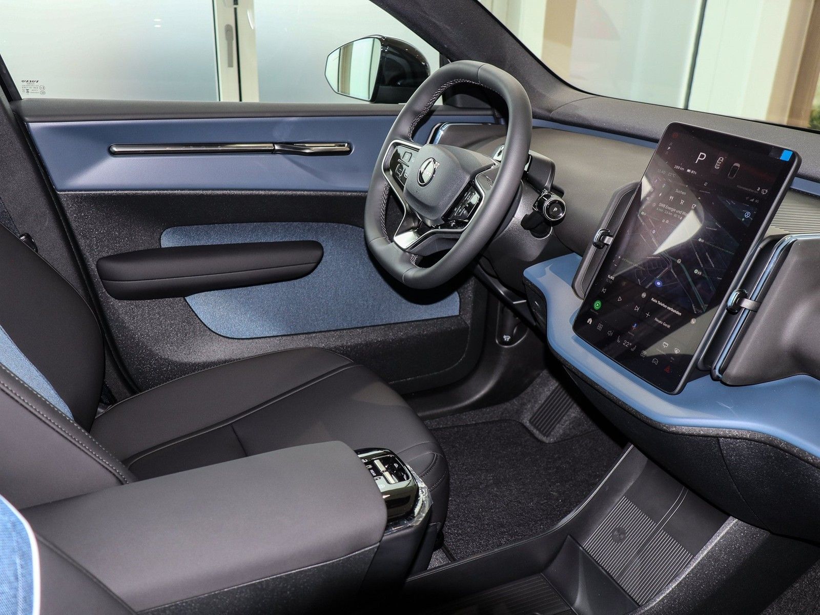 Volvo EX30 P5 Longe Range Plus Black Edition Pure Elec imagem 3