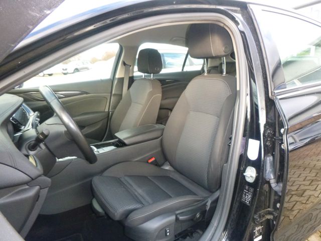 Fahrzeugabbildung Opel Insignia B Grand Sport 2.0d >AHK/Navi/LED/SHZ