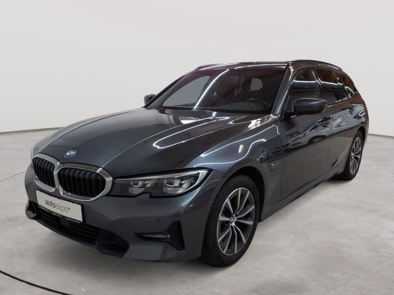 BMW 330e Touring Aut. Sport Line imagem 2