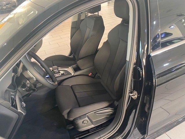 Fahrzeugabbildung Audi A4 Avant 40 TFSI QUATTRO NAVI/LED/KAMERA/SHZ/AHK