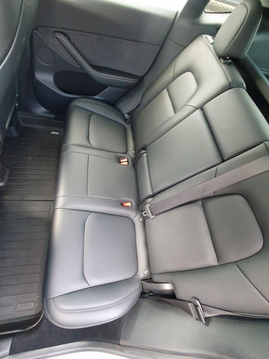 Tesla RWD, Allwetterreifen, AHK 1600kg, SOH 96 % foto 9