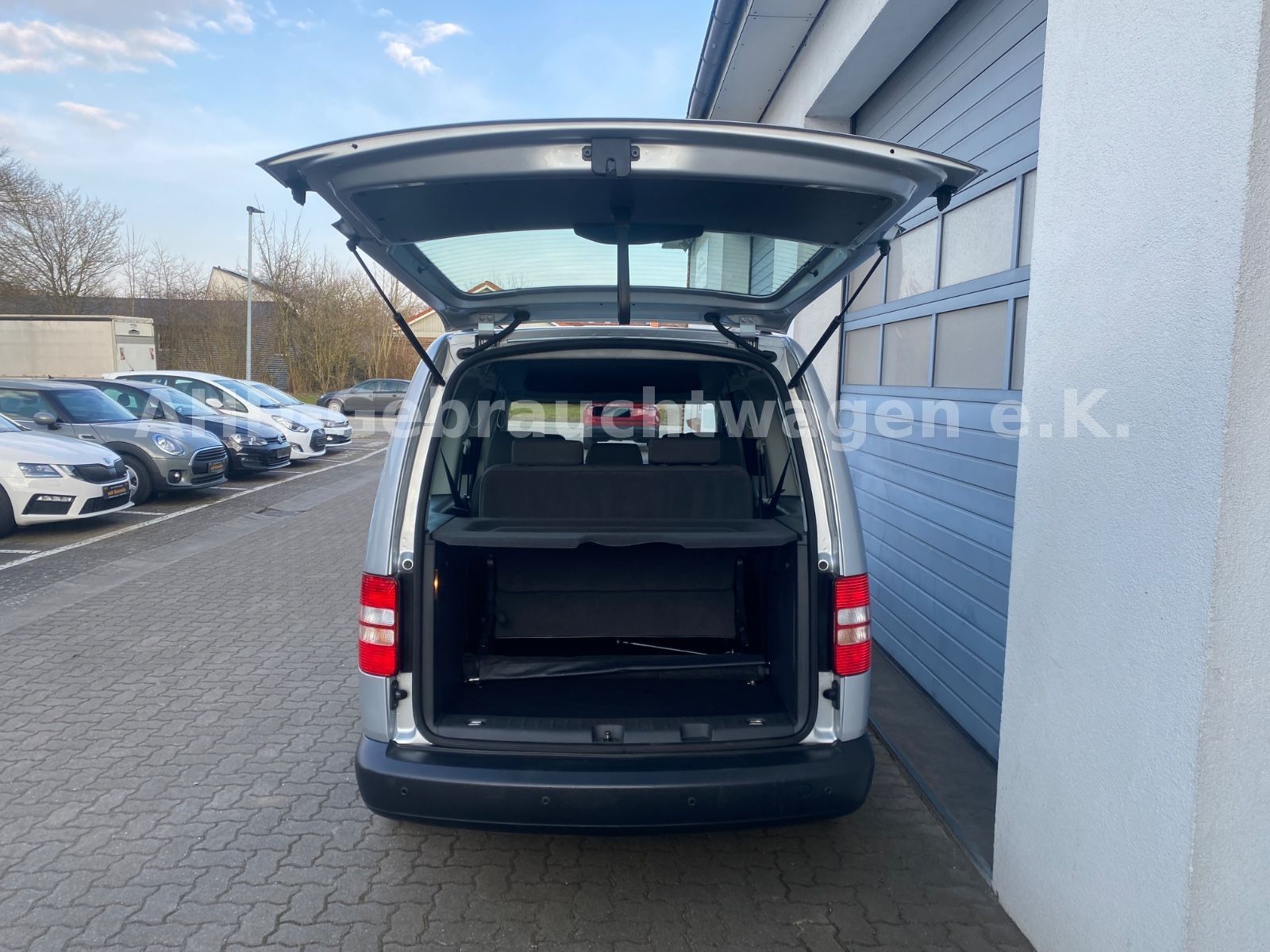 Fahrzeugabbildung Volkswagen Caddy Maxi 2.0 Roncalli 7-Sitzer