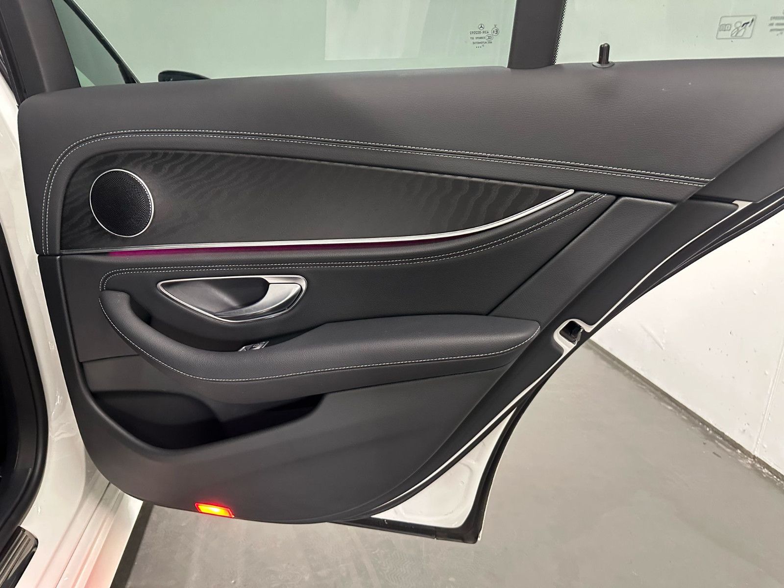 Fahrzeugabbildung Mercedes-Benz E 300 d 4MATIC T Autom. AMG-LINE*NIGHT*360*HUD*