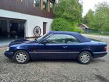 Mercedes-Benz E 220  - Mercedes-Benz E 220 mit Benzin-Antrieb