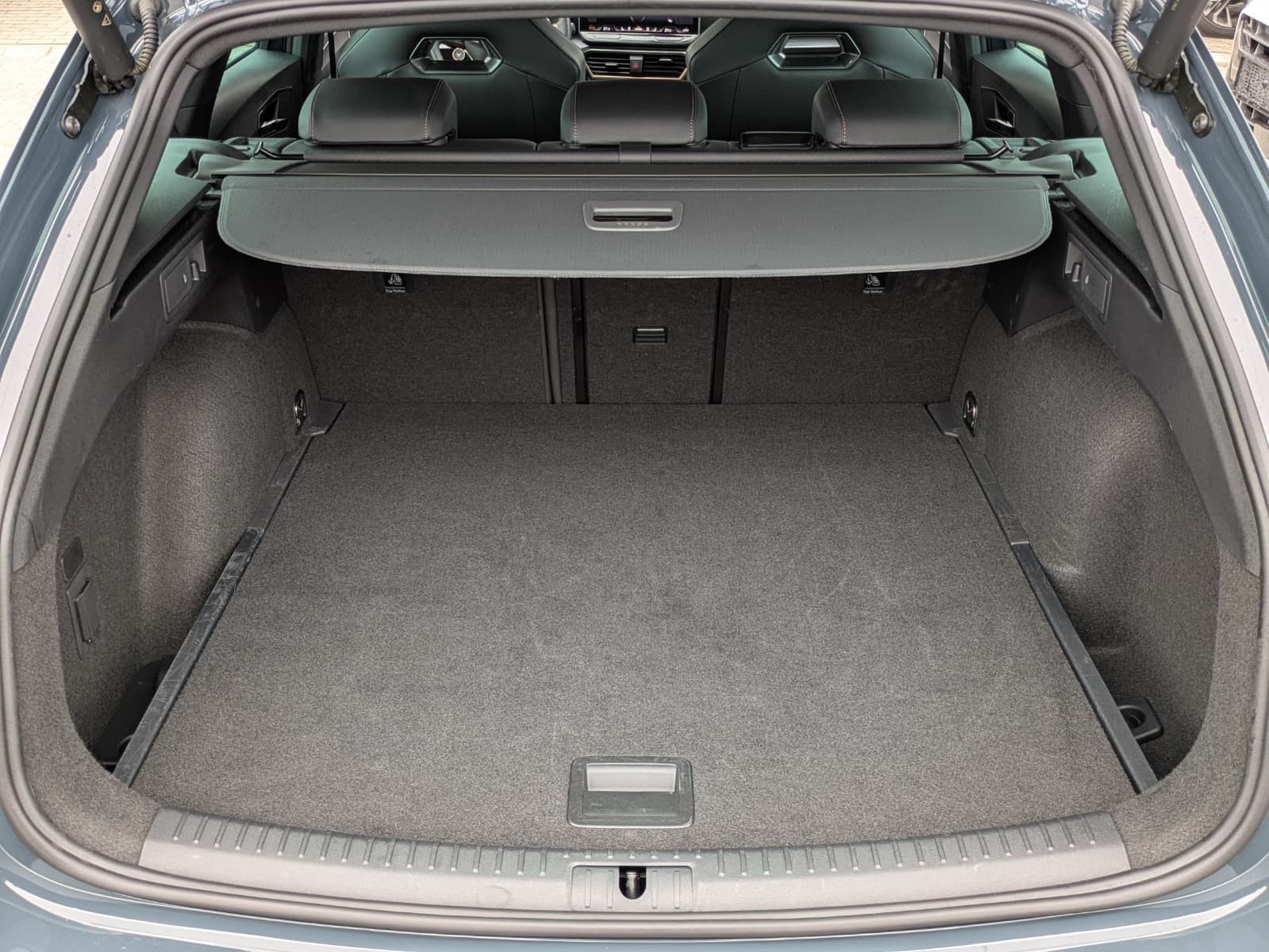 Fahrzeugabbildung CUPRA Leon 1.5 eTSI EDGE MATRIX*ACC*KAM*18"5JGARANTIE