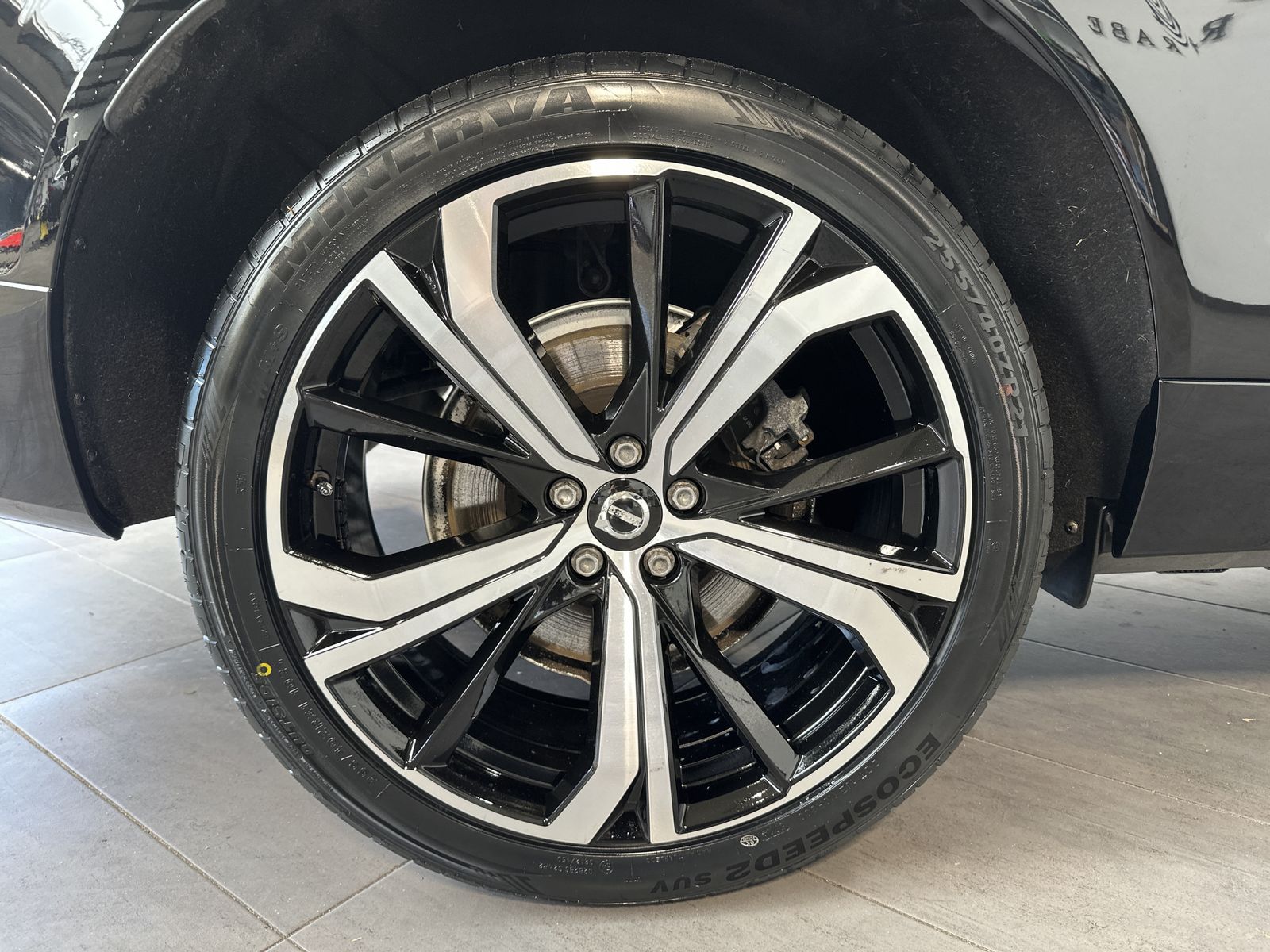 Fahrzeugabbildung Volvo XC60 B5 AWD Ultimate Dark NAV+LED+ACC+360°+PANO