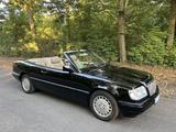 Mercedes-Benz 220 - Mercedes-Benz 220: Cabrio