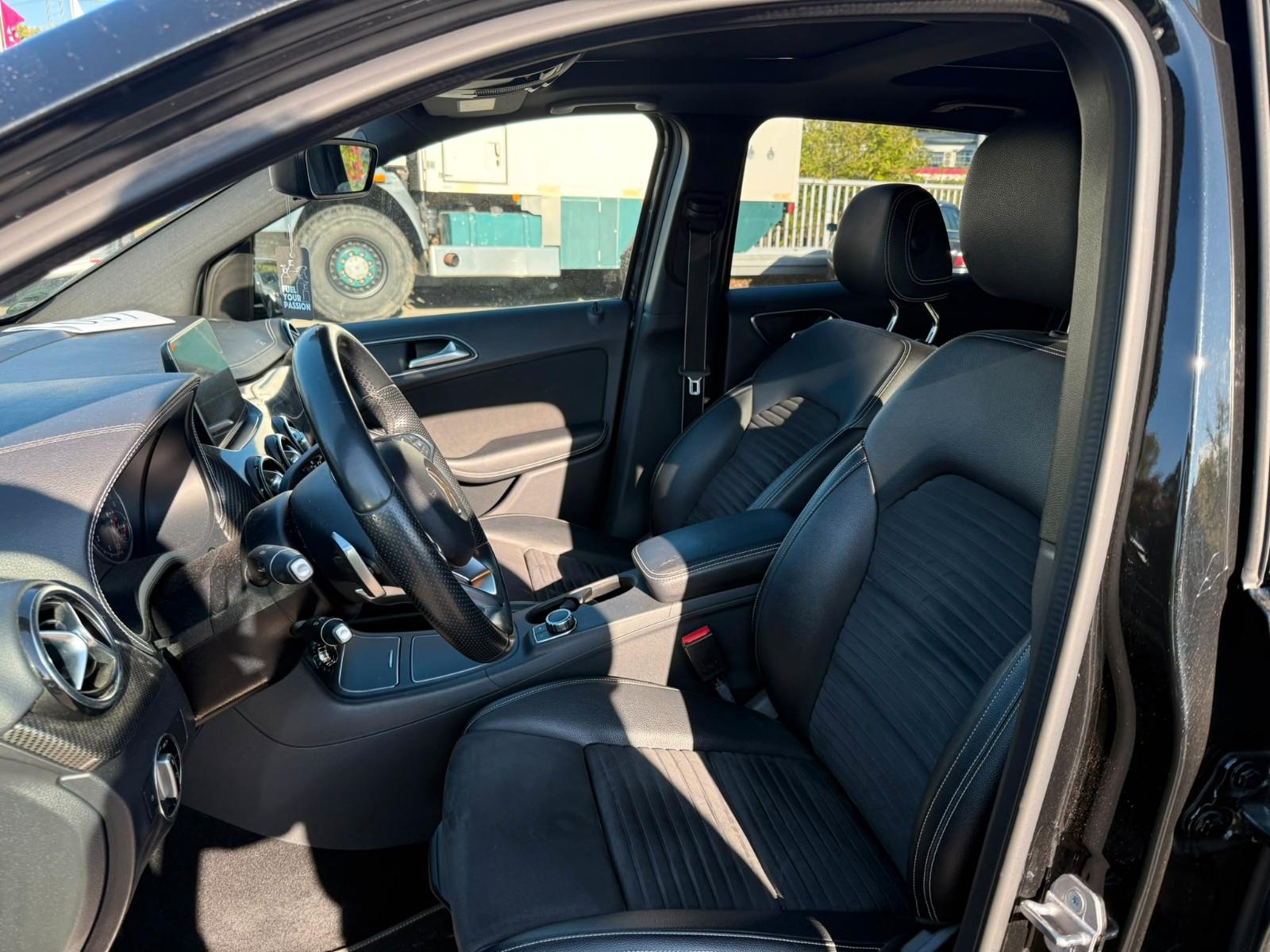 Mercedes-Benz B 180 AMG-LINE White Art Edition CARBON*PANO*KAM