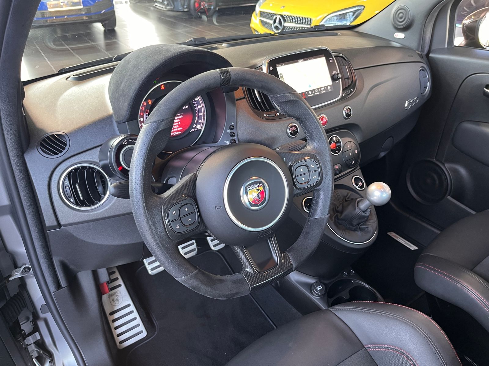 Fahrzeugabbildung Abarth 595C 595 C esseesse KLIMA XENON NAVI SHZ