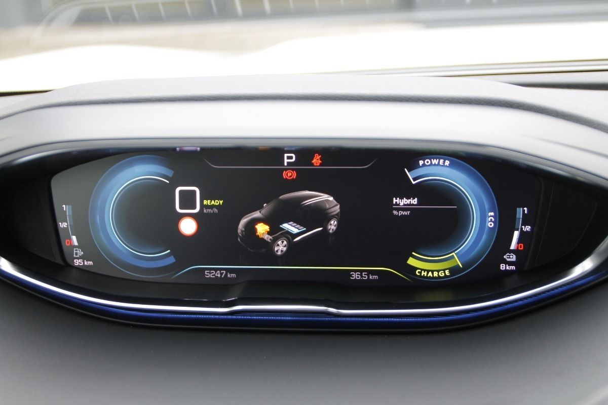 Fahrzeugabbildung Peugeot 3008 Hybrid 225 Allure Pack