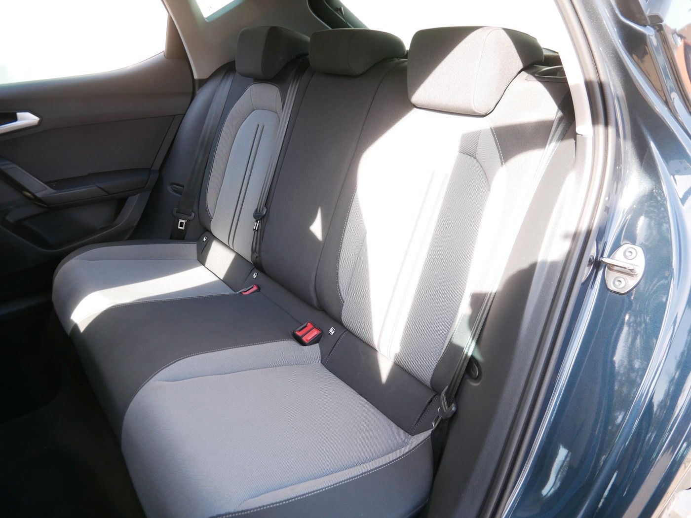 Fahrzeugabbildung SEAT Leon 1.5 TSI Style LED PDC DAB 3-Zonen Klima