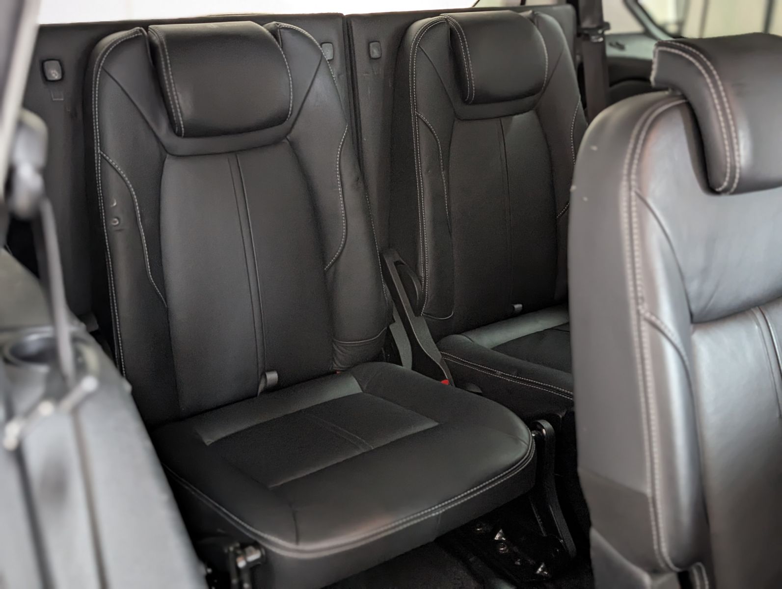 Fahrzeugabbildung Ford Galaxy Ghia 7-SITZ AHK PDC LEDER EURO5 KLIMA