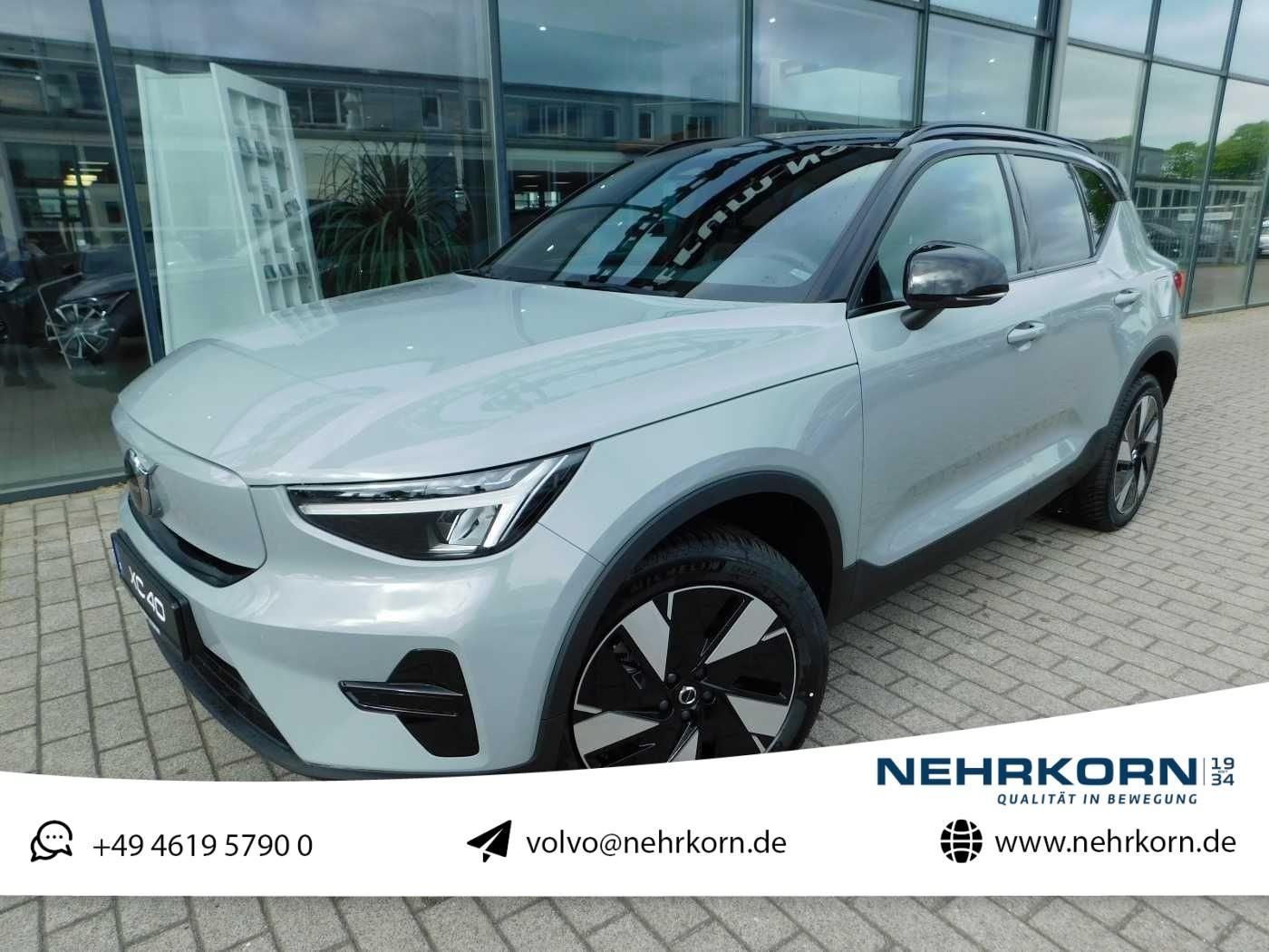 Fahrzeugabbildung Volvo XC40 Pure Electric Recharge Twin Motor Plus