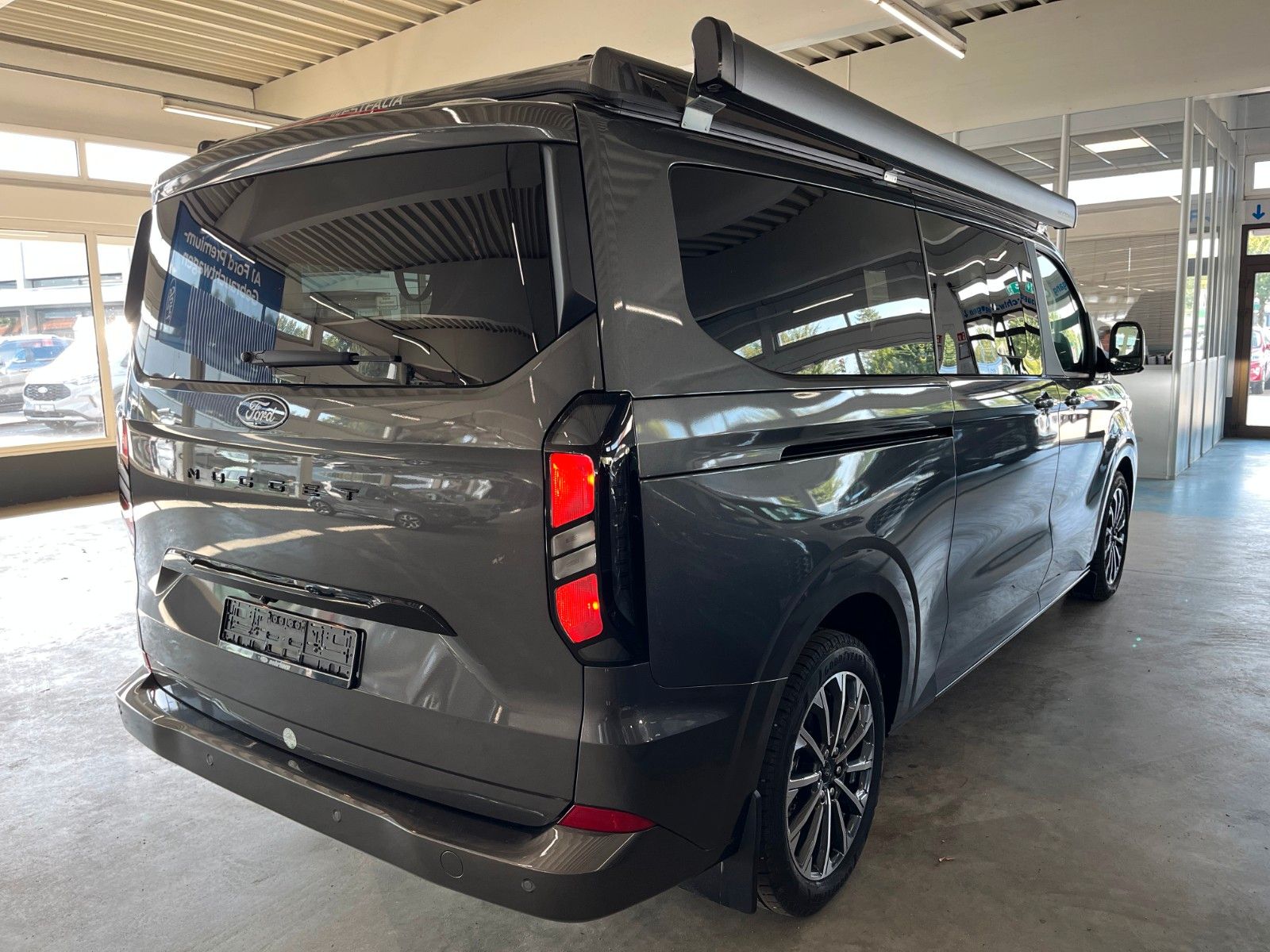 Fahrzeugabbildung Ford NUGGET L2 Titanium Aufstelldach Markise uvm.