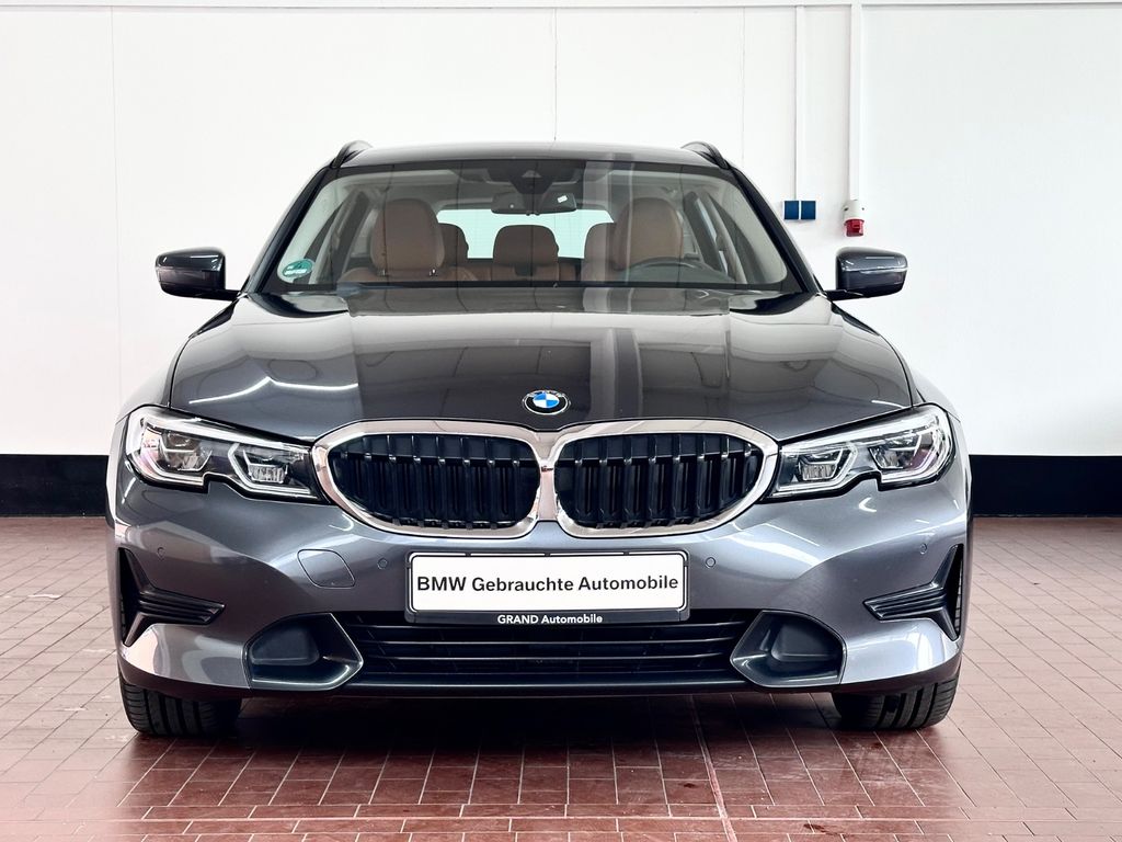 Image of BMW 320