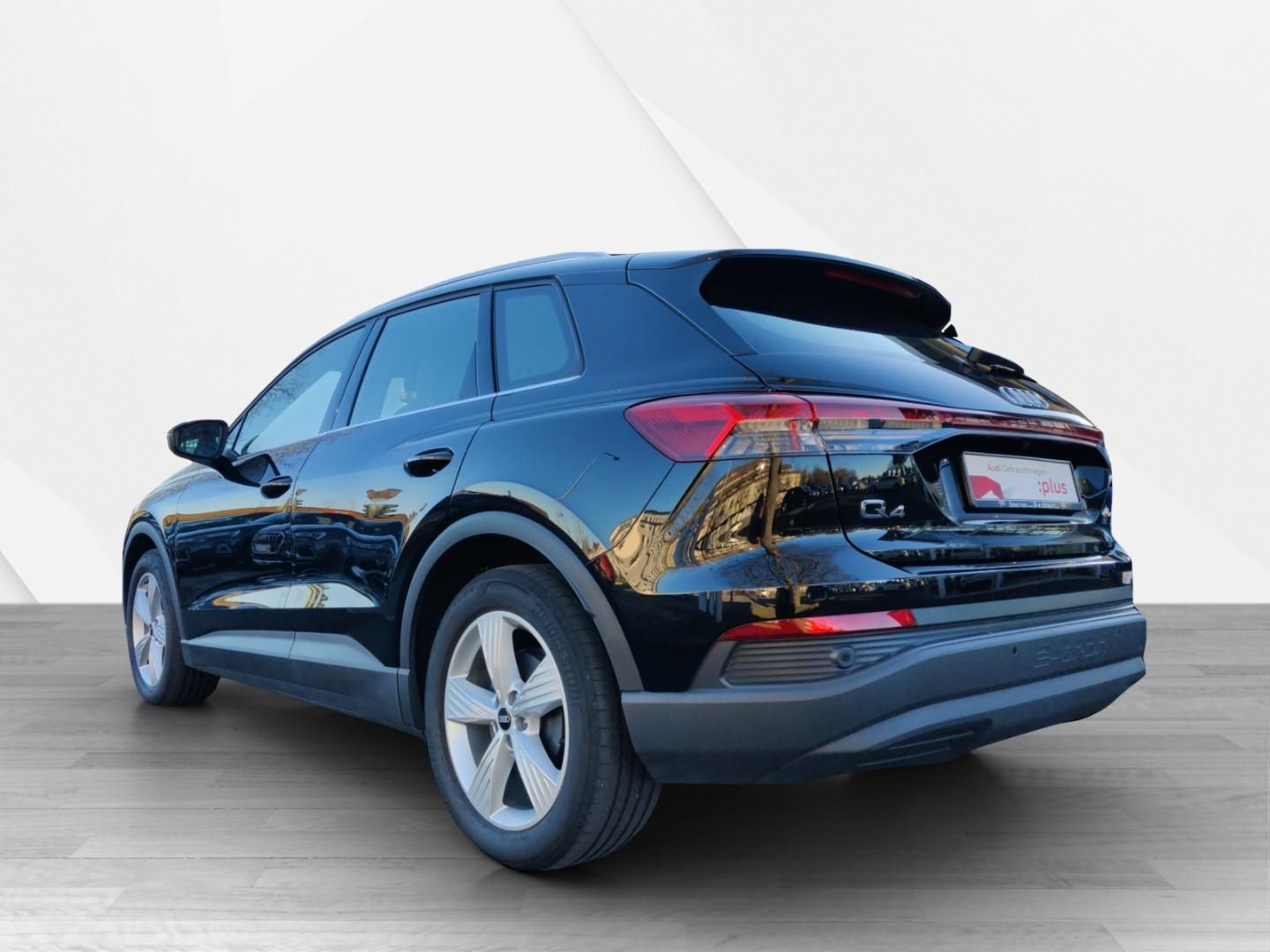 Fahrzeugabbildung Audi Q4 e-tron 40 S Line Matrix Navi Pano