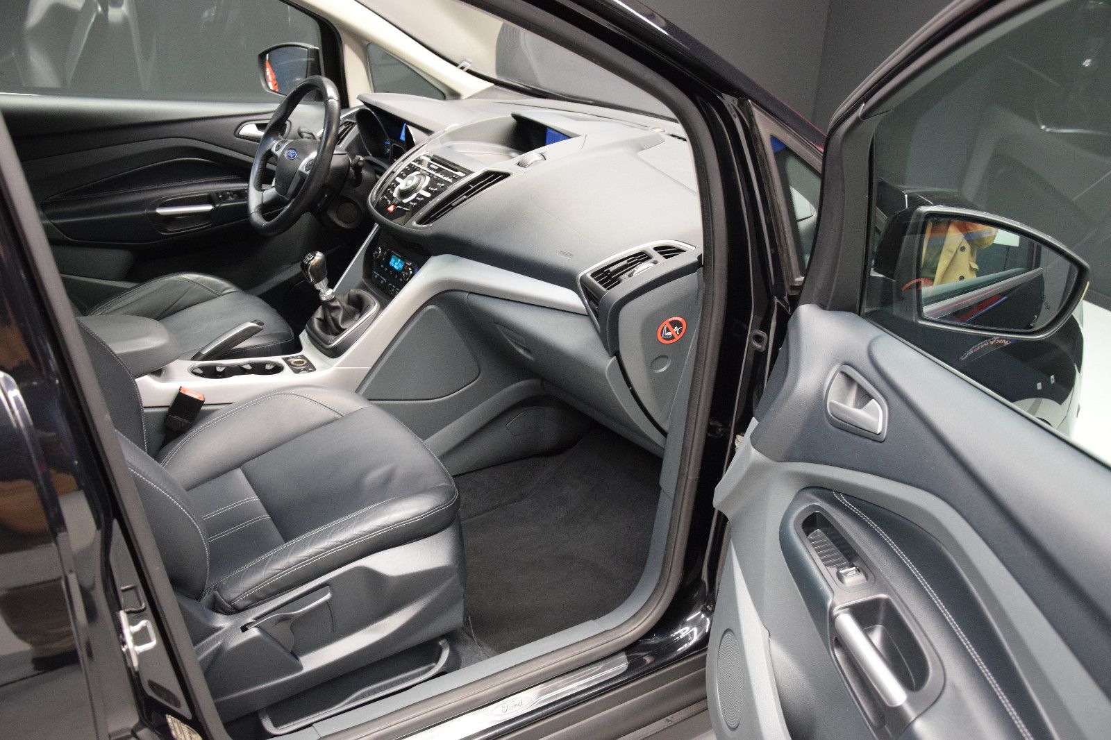 Fahrzeugabbildung Ford Grand C-MAX Titanium 7 Sitze Navi Leder Luxus