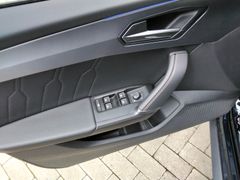 Fahrzeugabbildung Cupra Leon VZ 2.0 TSI+PANO+FULL LINK+BEATS+NAVI+KESSY