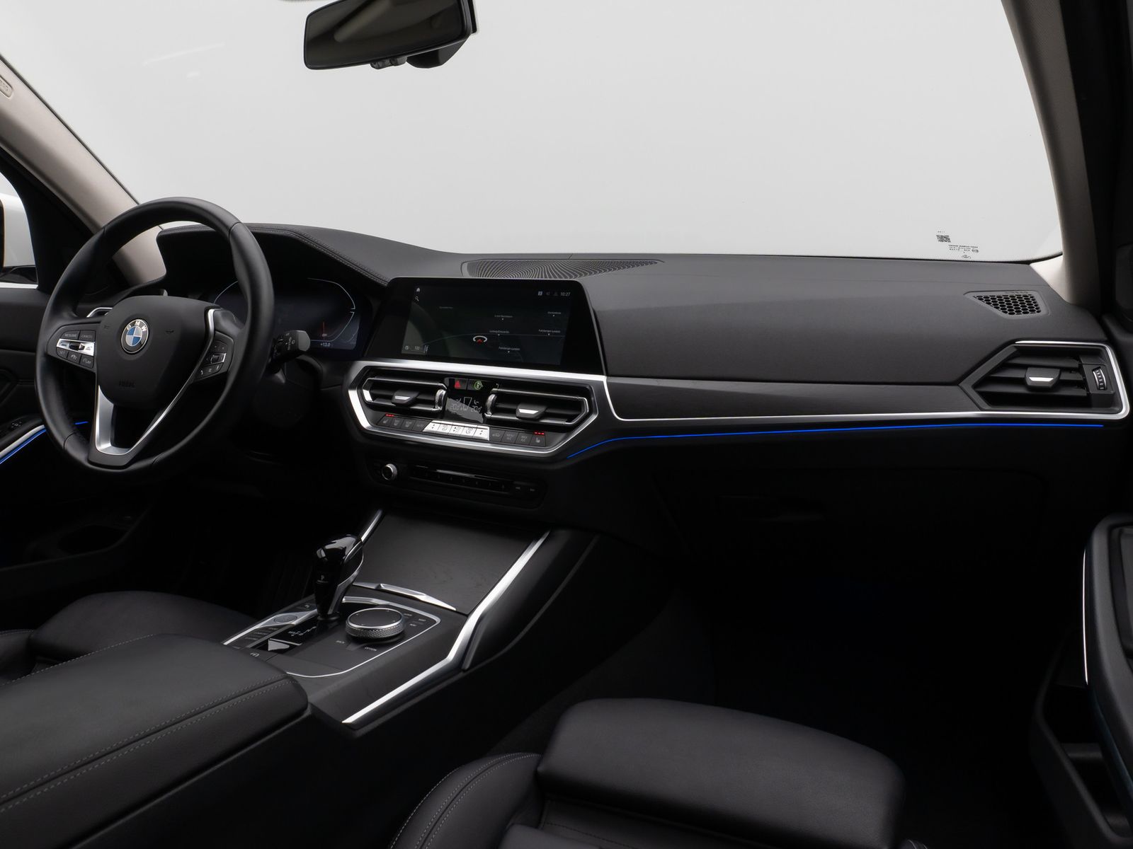 Fahrzeugabbildung BMW 320d  Luxury Line Kamera DAB HiFi Stop&Go Sport