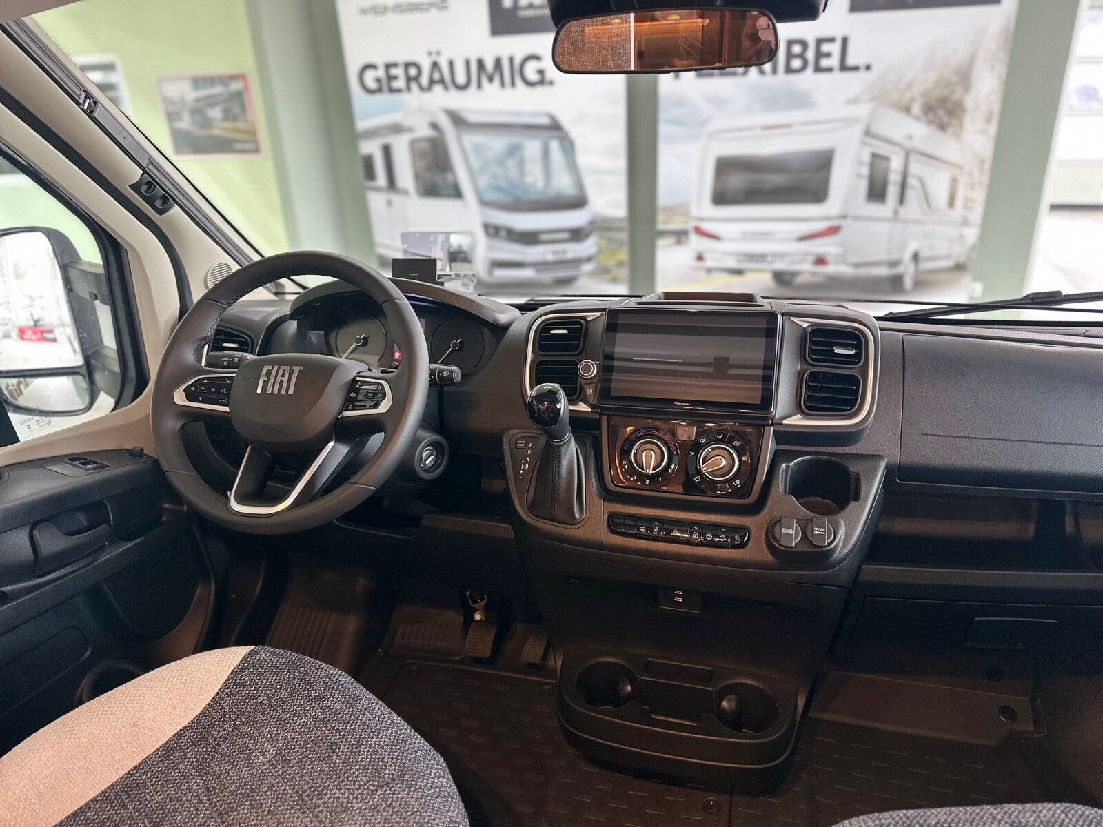 Fahrzeugabbildung Weinsberg CaraSuite 700 ME Lithium TV Markise Automatik