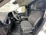 Mercedes-Benz Vito 110 CDI PRO FWD lang 1HAND*PDC*KLIMA* - Mercedes-Benz Vito mit Diesel-Antrieb: Kleinbus